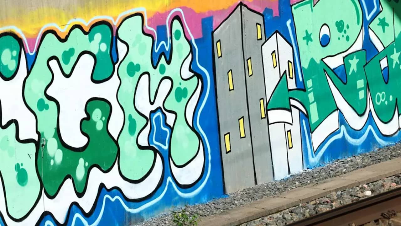 Wakil walikota Helsinki ditangkap karena melakukan penyemprotan grafiti secara ilegal |  di luar