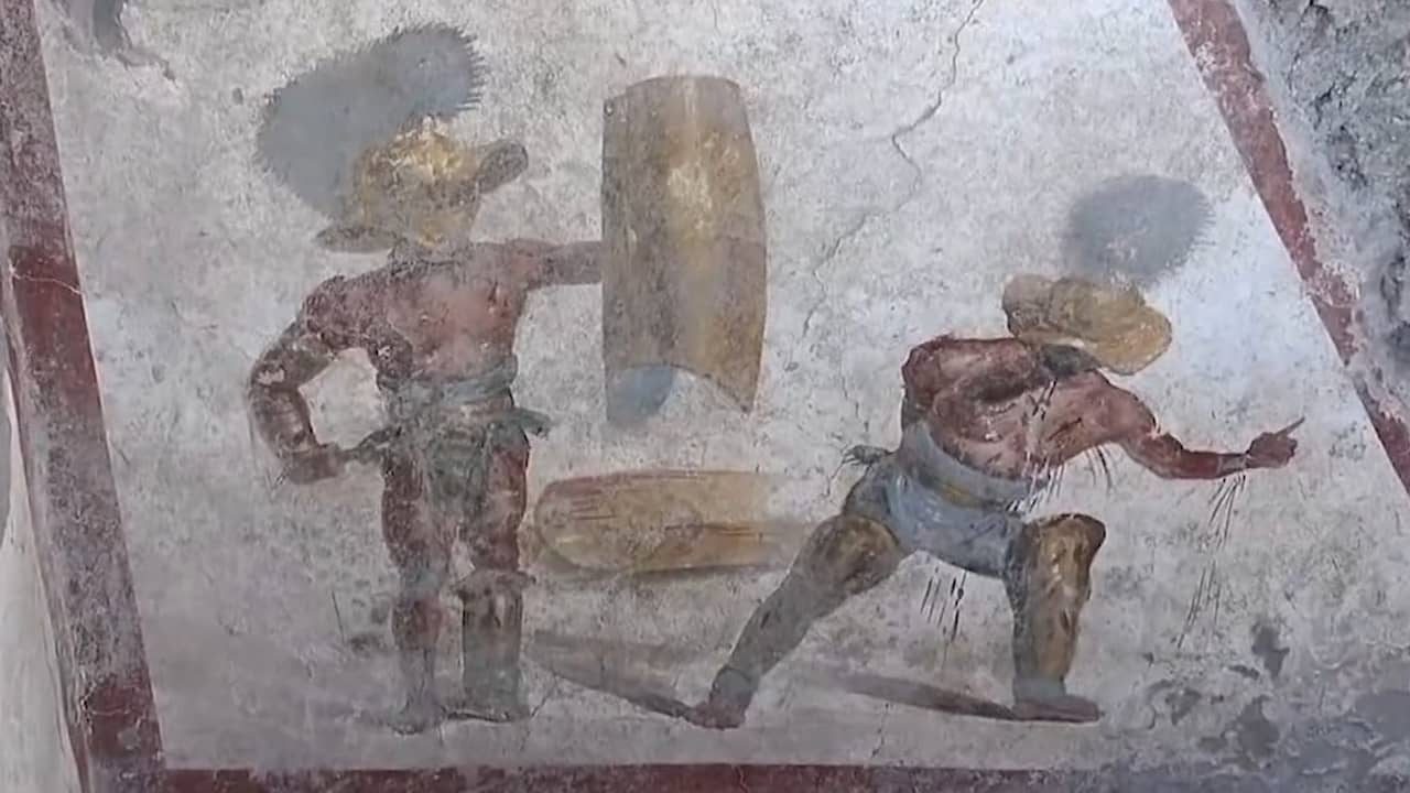 Beeld uit video: Archeologen vinden bijzonder fresco van gladiatoren in Pompeï