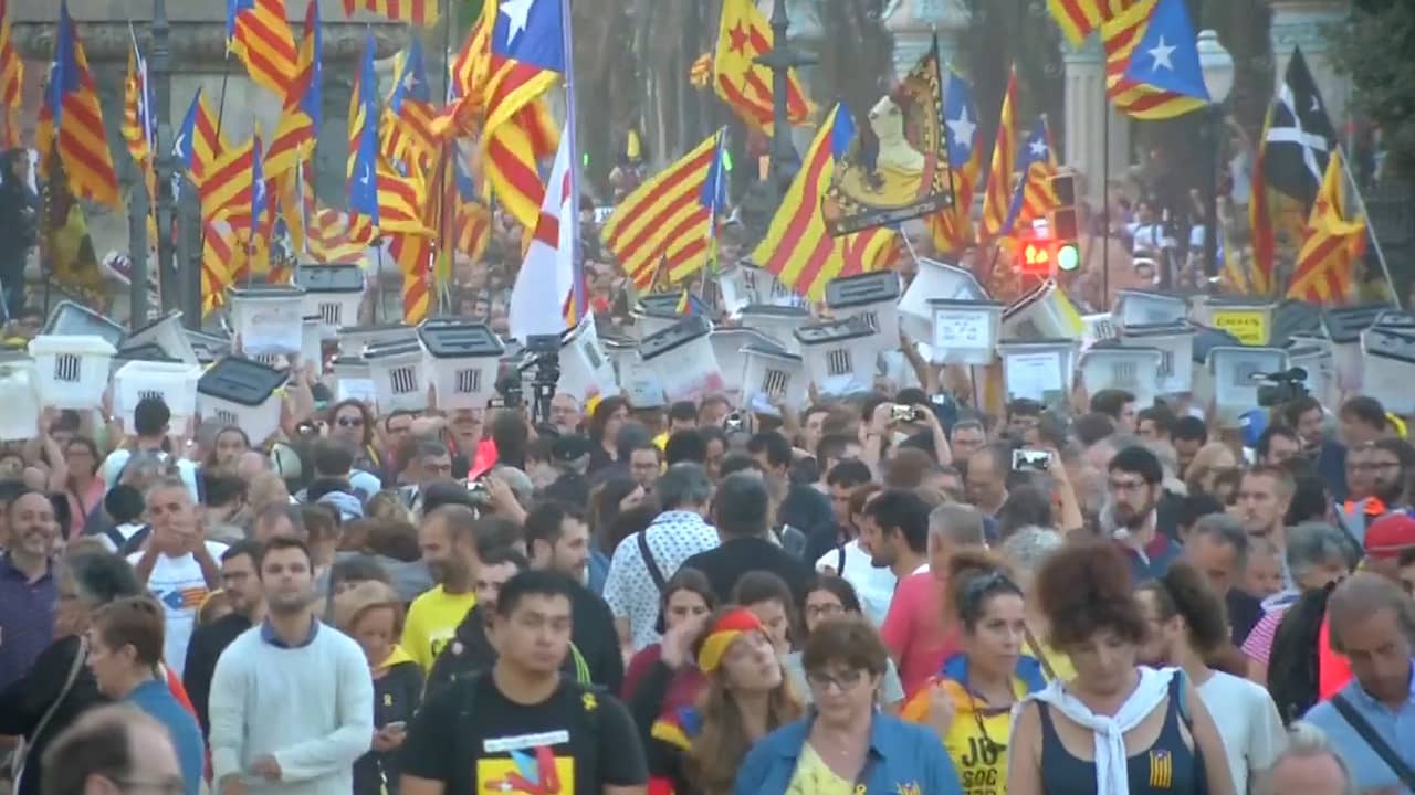 Catalanen protesteren voor onafhankelijkheid in Barcelona