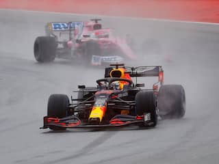 Verstappen rijdt tweede tijd in kletsnatte kwalificatie, pole voor Hamilton