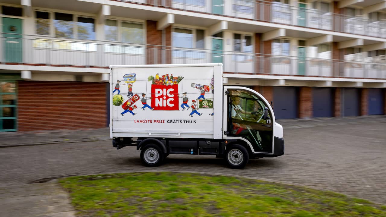 Occlusie caravan kaart Picnic-klanten komen van koude kermis thuis: super levert even geen pizza  en ijs | Economie | NU.nl