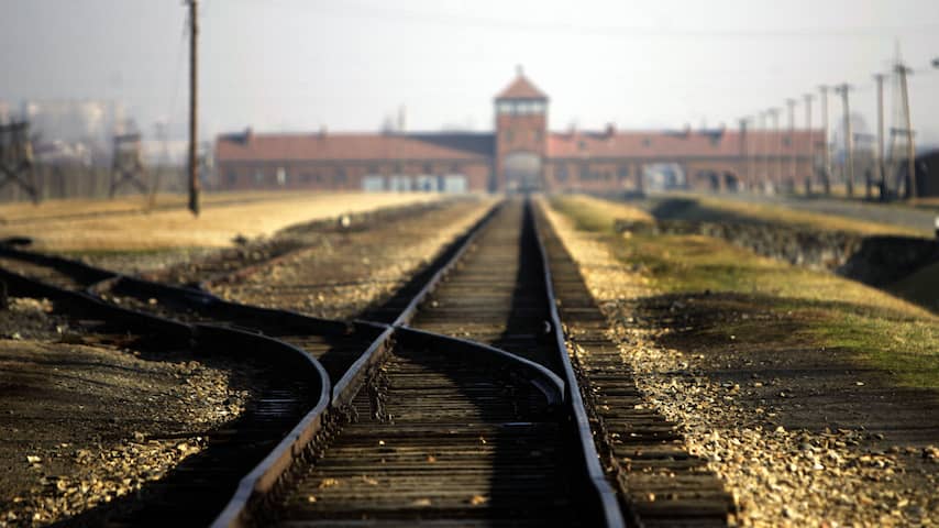 EditieNL biedt excuses aan voor gebruik van foto uit Auschwitz bij item over spoor