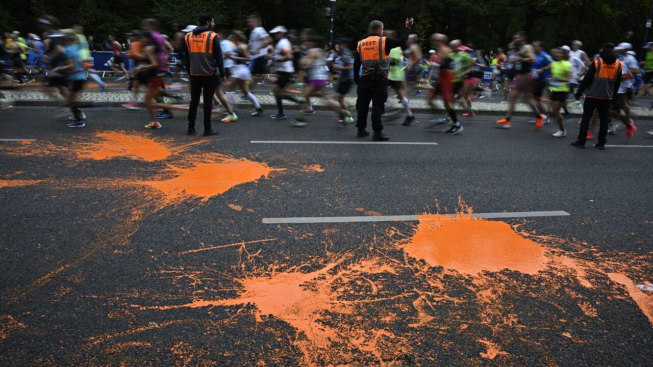 Climate Demonstrators Removed at Berlin Marathon Starting Point: Updates, Arrests, and Potential Disruptions