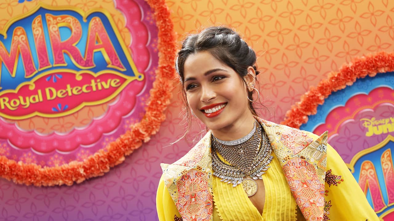 Slumdog Millionaire-actrice Freida Pinto bevallen van zoon | Achterklap | NU .nl