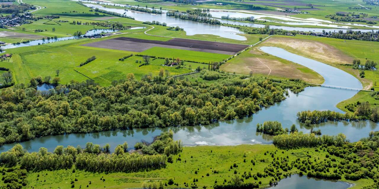 Vollere sloten in Drenthe en Overijssel: waterschap bouwt buffer op