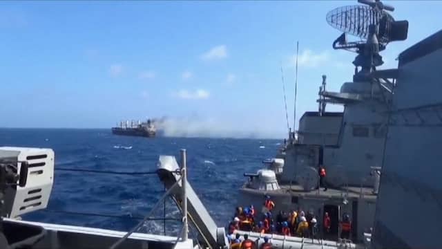Indiase marine redt mensen van door Houthi's aangevallen schip