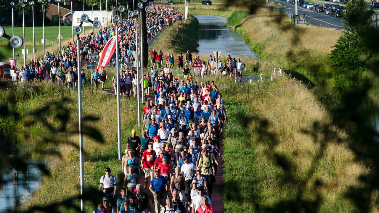 99e Editie Nijmeegse Vierdaagse Van Start Met 'dag Van Elst ...