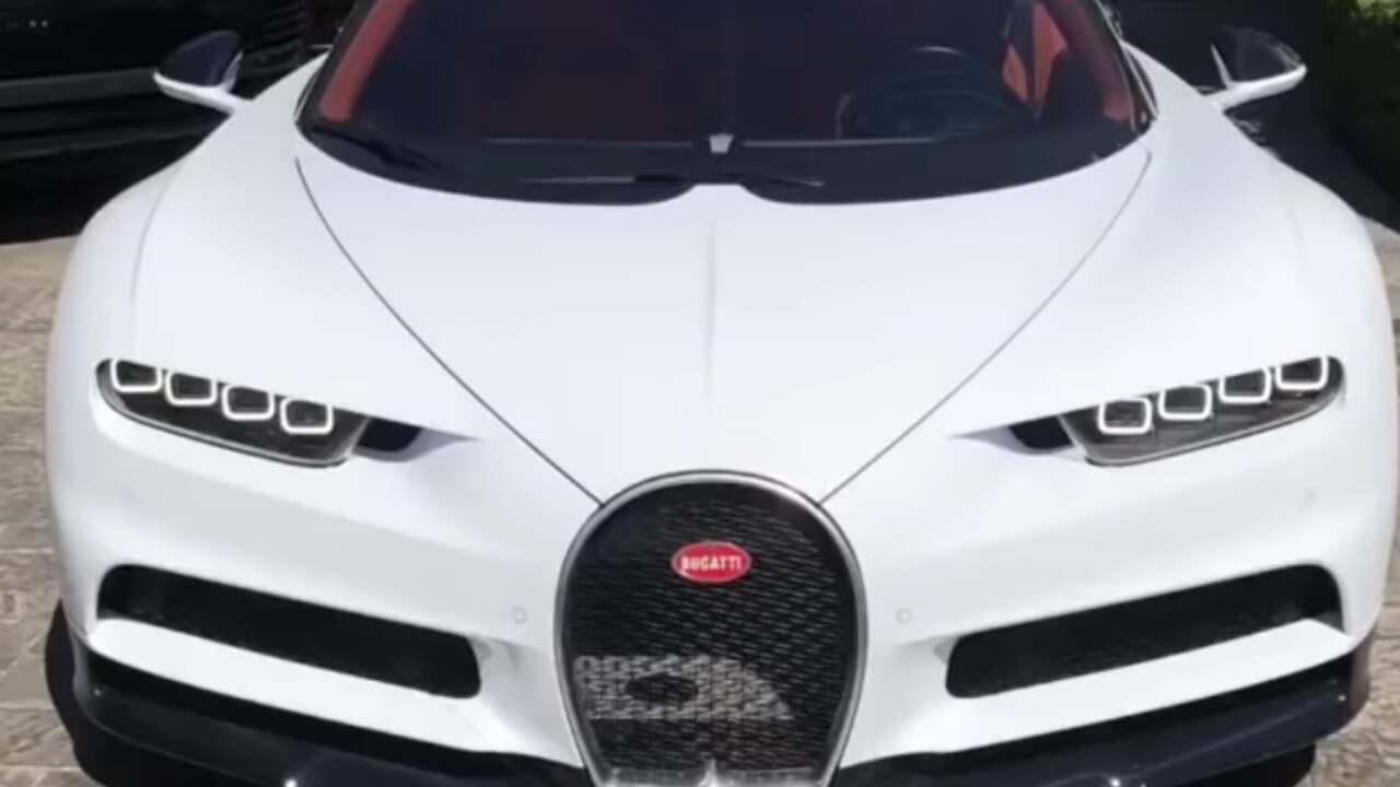 Kylie Jenner toont nieuwe Bugatti