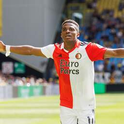 Feyenoord met scorende debutanten langs Vitesse in spektakelstuk