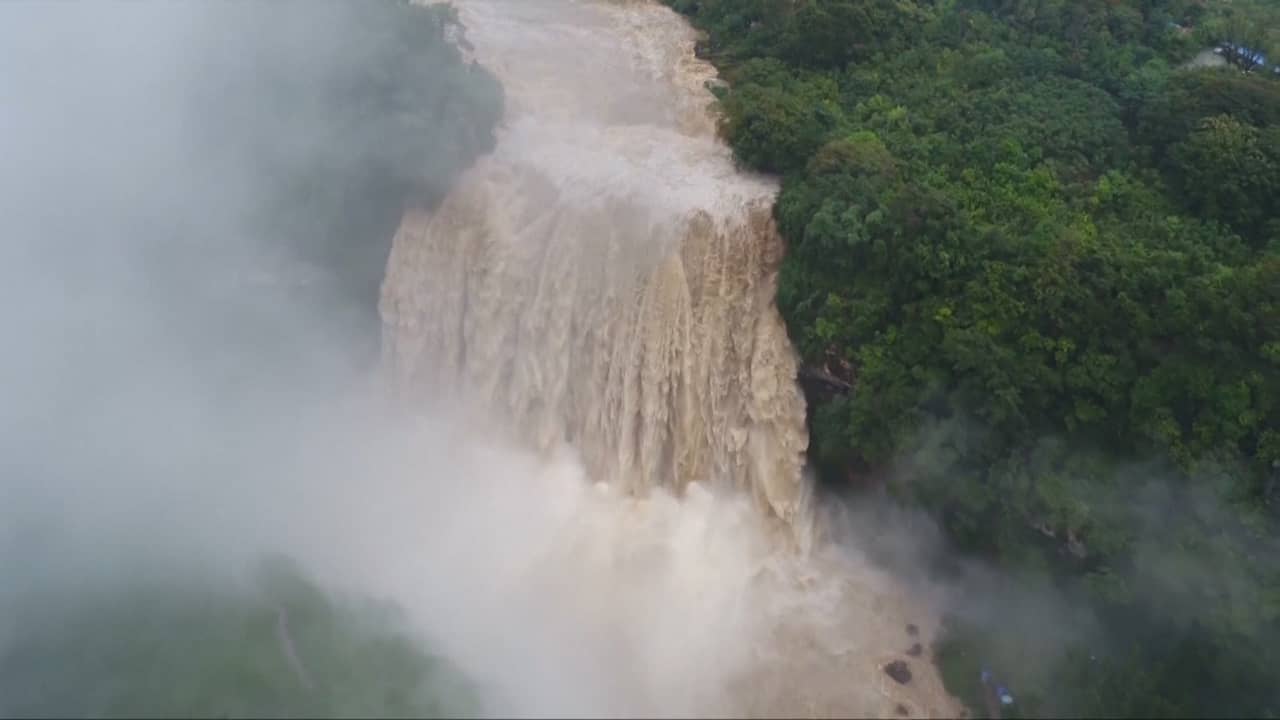 Beeld uit video: Grootste waterval China krijgt nog meer water te verwerken