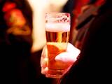 'Laat festivalbezoekers maximaal twee bier per keer halen aan de bar'