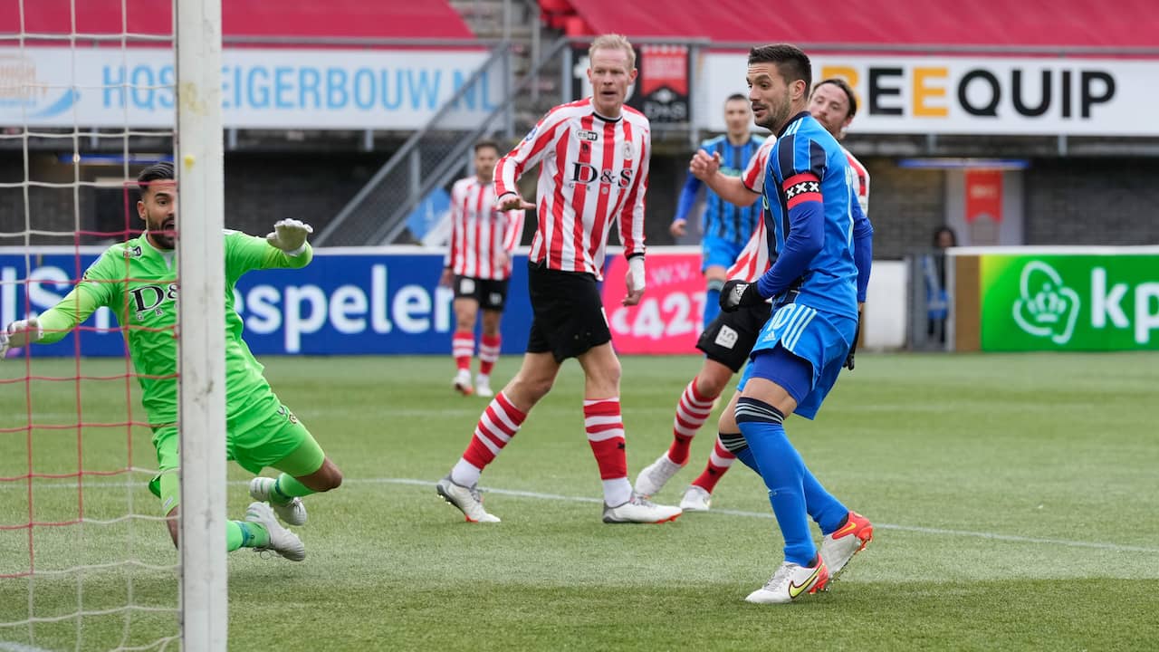 Dusan Tadic tekende voor de 0-1 namens Ajax.