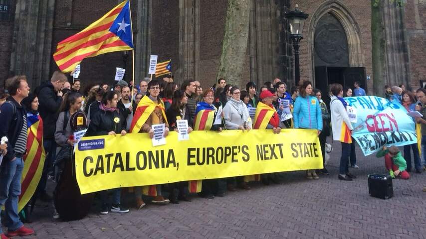Catelaanse protesten op Domplein in Utrecht