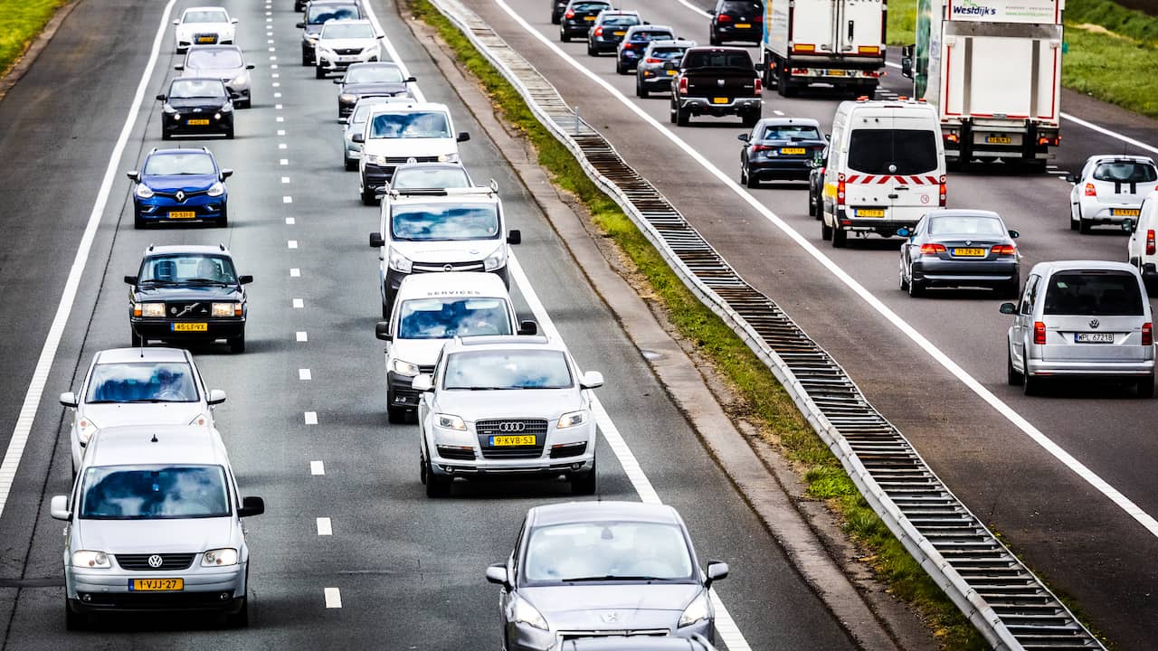 The Rijkswaterstaat plans busy rush hours on Thursday and invites people to work from home |  Interior