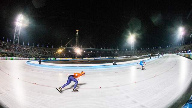 Vrouwen begonnen aan 3000 meter op WK allround (gesloten)