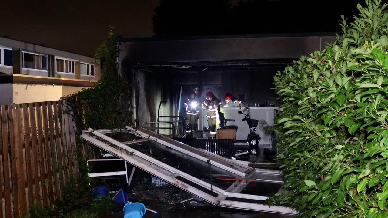 Voor- En Achtergevel Van Amsterdamse Woning Weggeblazen Bij Explosie ...