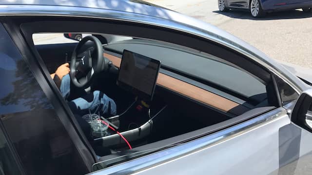 Interieur Tesla Model 3 voor het eerst te zien | NU - Het laatste ... Interieur Tesla Model 3 voor het eerst te zien | NU - Het laatste ...
