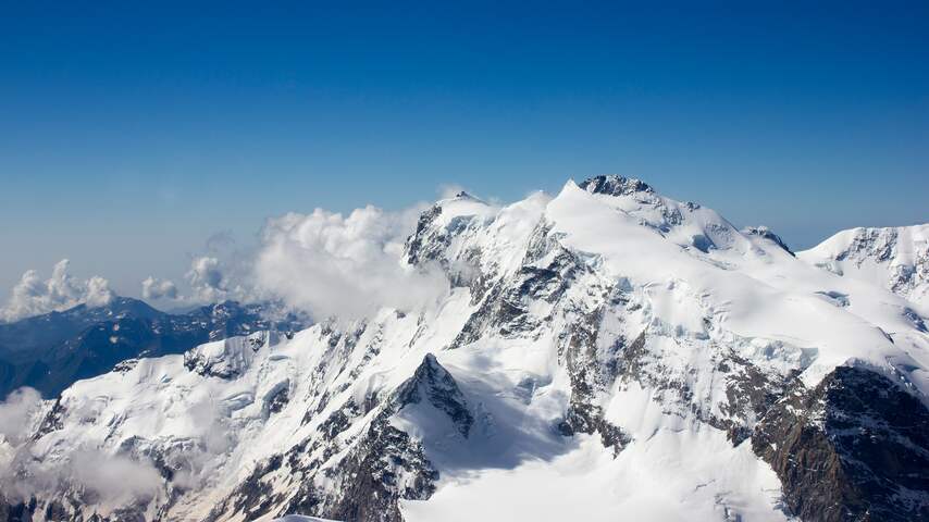 Waarschuwing voor lawinegevaar tijdens wintersport in Alpen