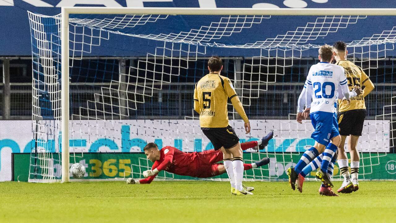 Thomas van den Belt maakte beide doelpunten van PEC Zwolle.