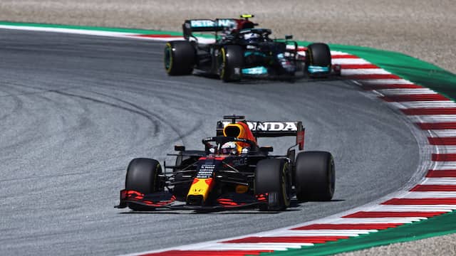 Max Verstappen in actie tijdens de kwalificatie voor de Grand Prix van Stiermarken.