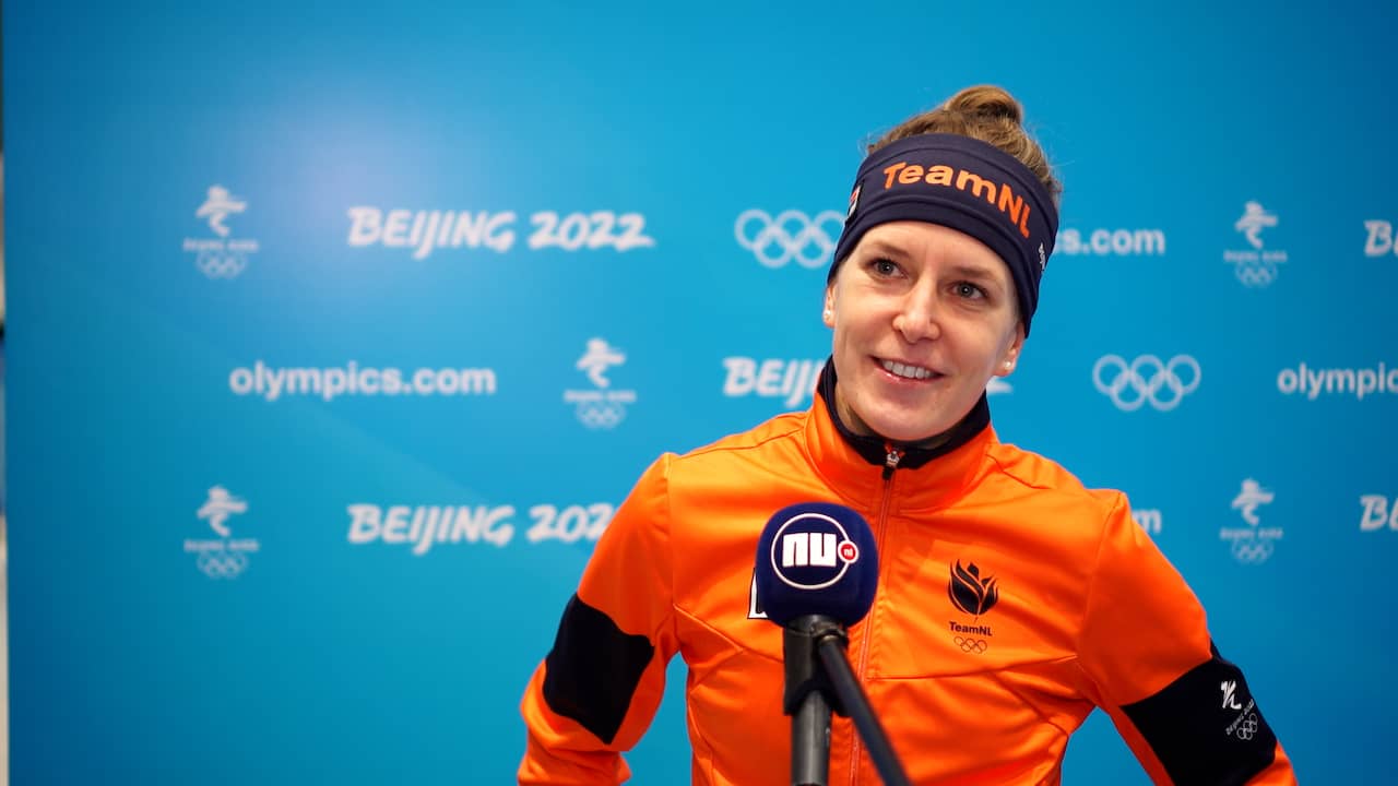 Beeld uit video: Wüst kijkt uit naar vol Thialf: 'Mooiste afscheid is met familie erbij'