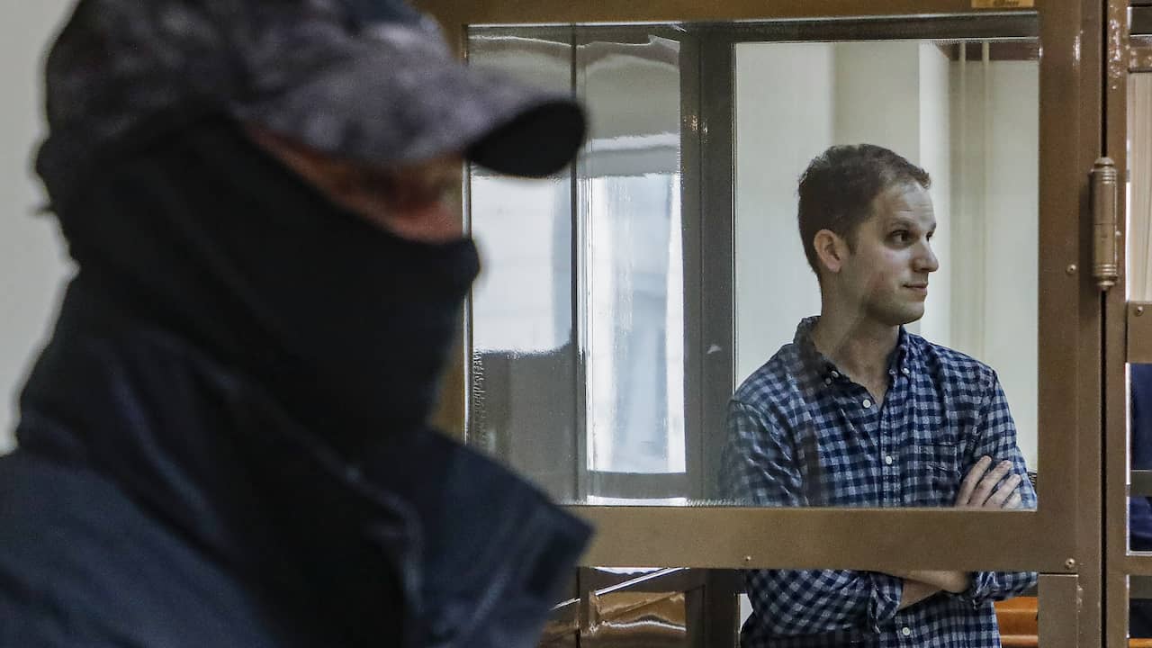 Wartawan AS ditahan di Rusia selama tiga bulan lebih lama |  mode