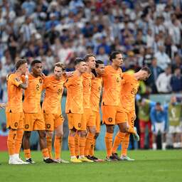 Mediaoverzicht: 'Periode-Van Gaal eindigt in farce na totale voetbalgekte'