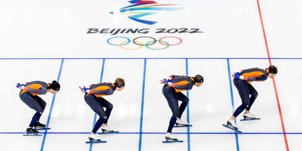 Schaatsers in Peking op het ijs voor eerste training