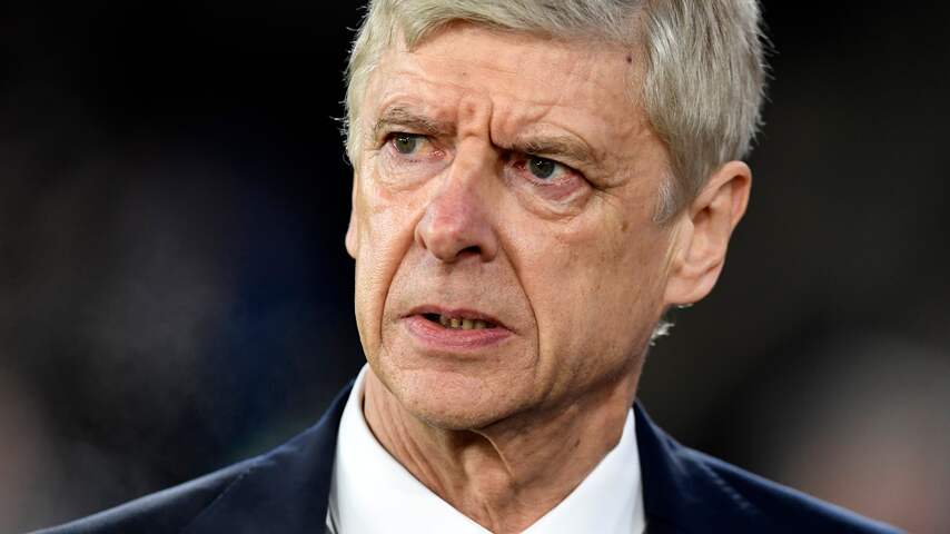 Arsenal-trainer Wenger drie duels geschorst vanwege kritiek op arbiter