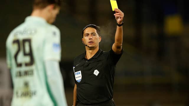 Scheidsrechter Serdar Gözübüyük begrijpt niets van het arbitragebeleid van de KNVB.