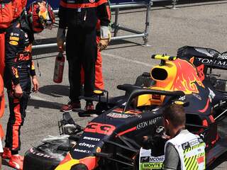 Verstappen erkent dat kostbare crash in Monaco zijn fout was