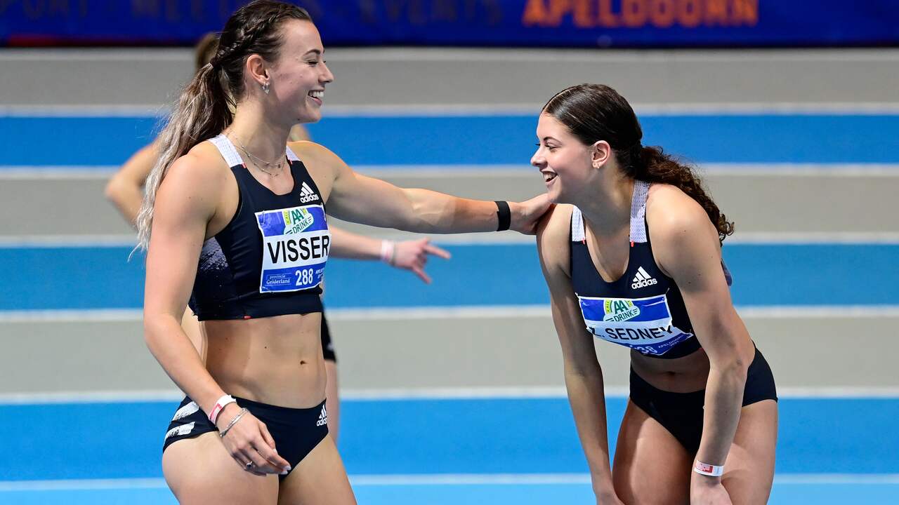Nadine Visser (links) werd voor de zevende keer Nederlands kampioen op de 60 meter horden en is ook medaillekandidaat bij de EK.