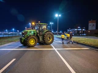 Honderden Belgische boeren blokkeren wegen rond haven Antwerpen