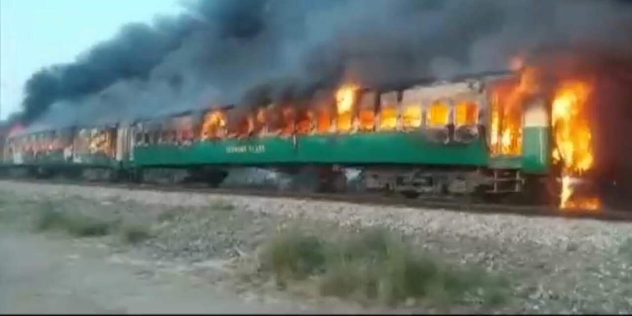Dodental na brand in Pakistaanse trein opgelopen tot 73
