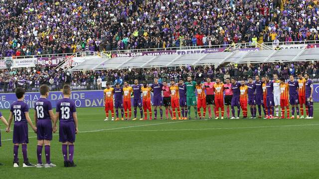Voor het duel werd in Stadio Artemio Franchi in Florence een minuut stilte gehouden voor Astori, die overleed aan een hartstilstand.