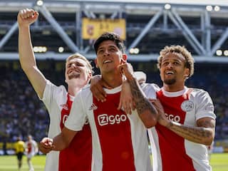 Kampioen Ajax redt punt in laatste duel onder Ten Hag, PSV sluit wel af met zege