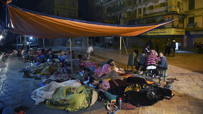Duizenden Nepalezen slapen op straat