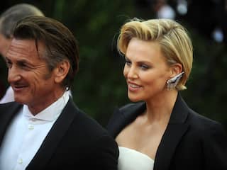 Charlize Theron ontkent verloofd te zijn geweest met haar ex Sean Penn