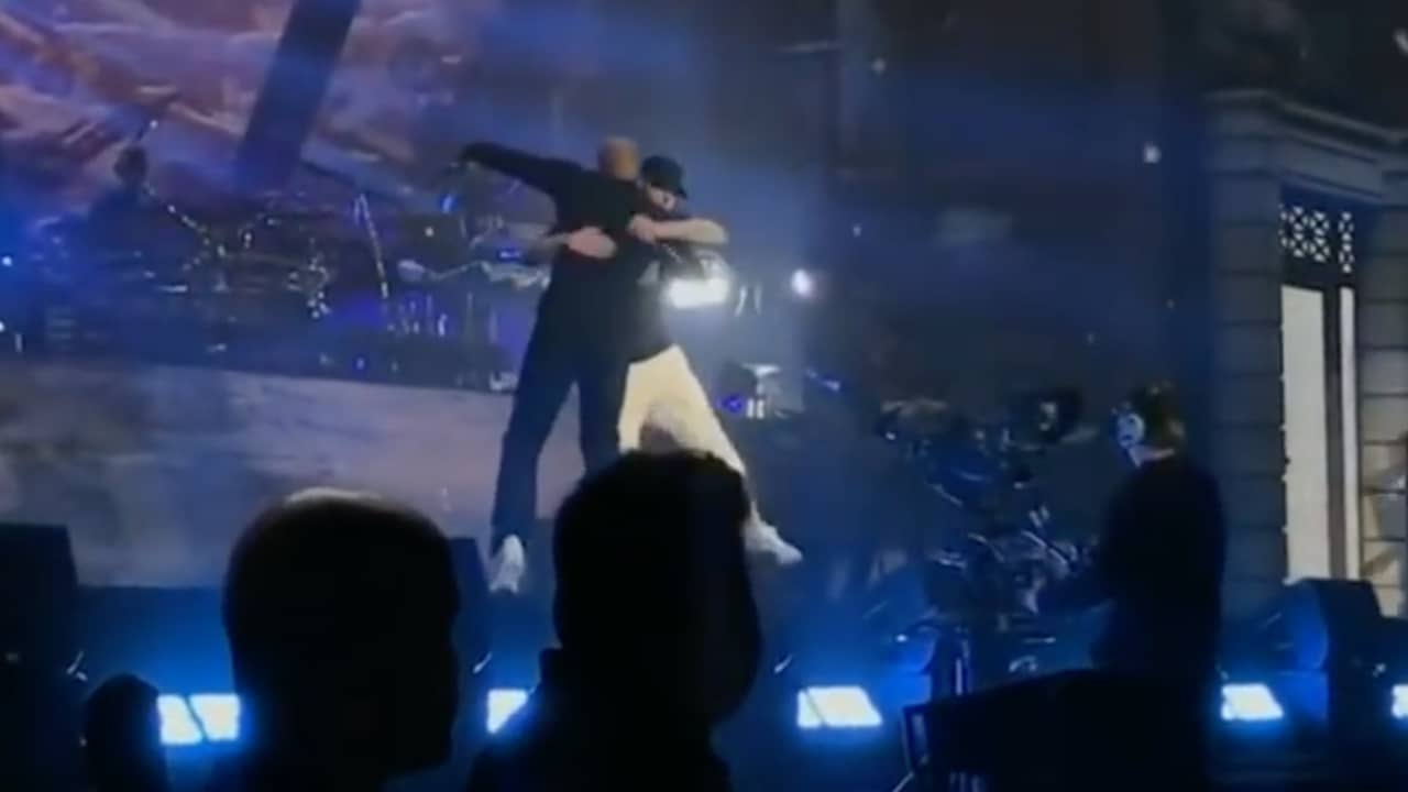 Beeld uit video: Eminem verrast publiek met Dr. Dre en 50 Cent op Coachella