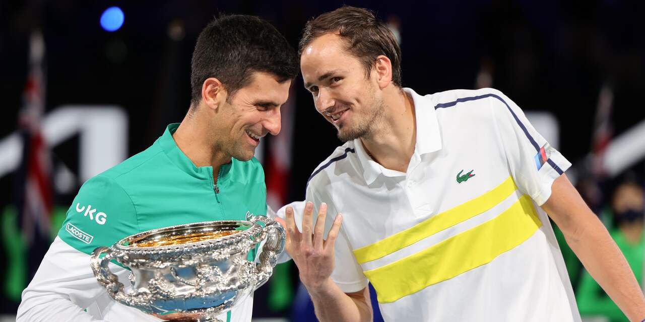 Medvedev roemt ongenaakbare Djokovic: 'Een geweldige sportman en vriend'