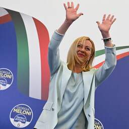 Rechts blok van Giorgia Meloni wint Italiaanse parlementsverkiezingen