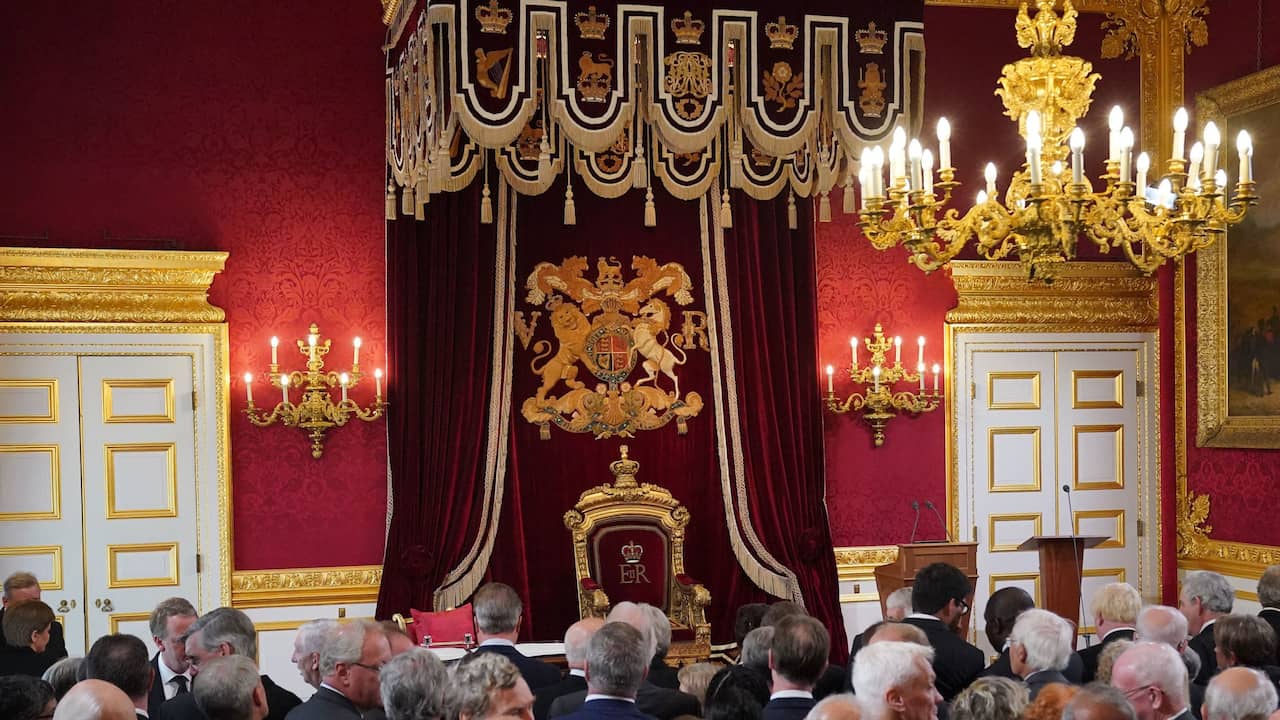 Accession Council members in the throne room.