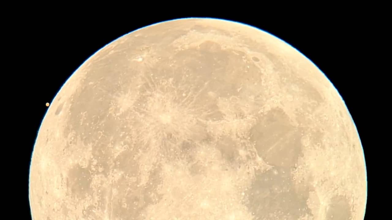 Beeld uit video: Zo verdween de planeet Mars achter de maan