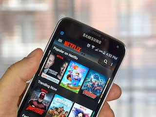 Samsung smartphone Netflix app