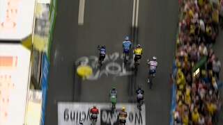 Groenewegen wint derde etappe Tour de France