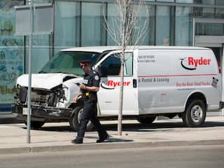 Busje rijdt in op mensen in Toronto, tien doden en vijftien gewonden