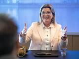 Minister Van der Wal hoopt op vertrouwen van de boer: 'Het is oké als je stopt'