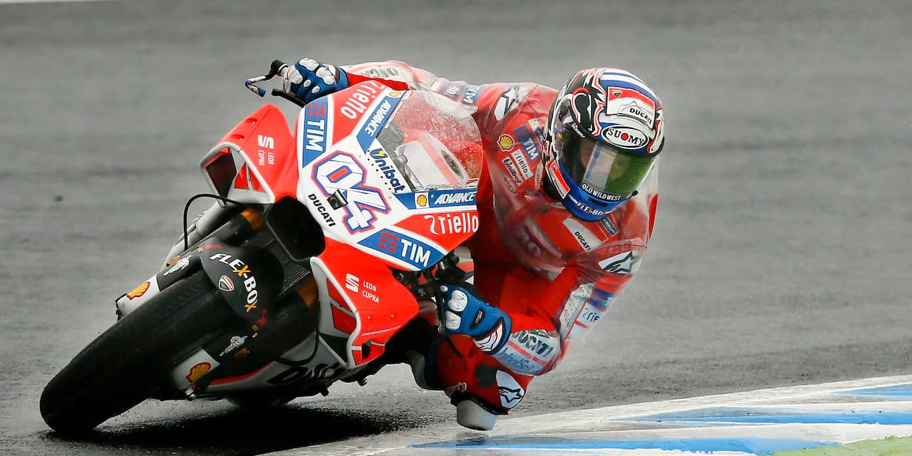 Dovizioso brengt spanning in MotoGP terug met nipte winst in nat Japan