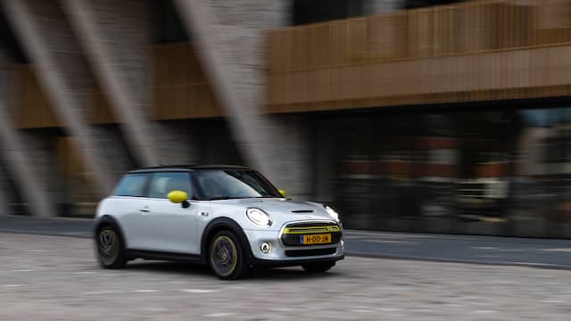 De elektrische MINI is ontzettend leuk om mee onderweg te zijn.