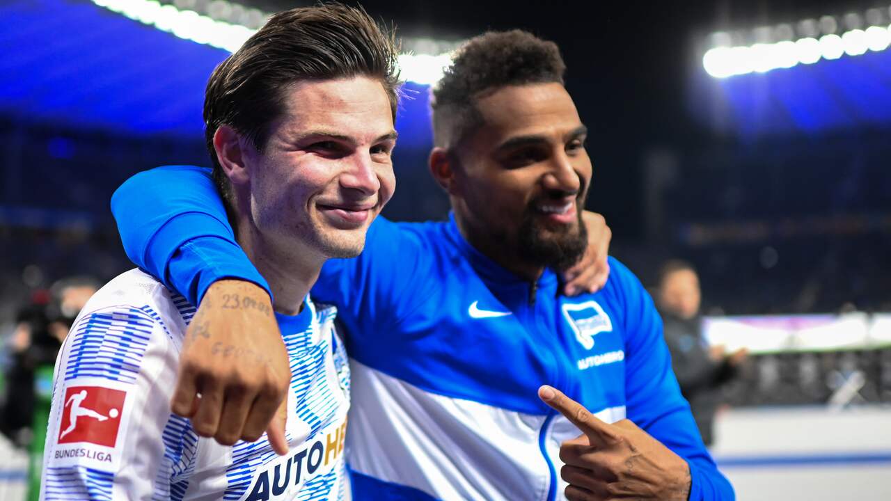Jurgen Ekkelenkamp viert zijn succesvolle debuut met Kevin-Prince Boateng.